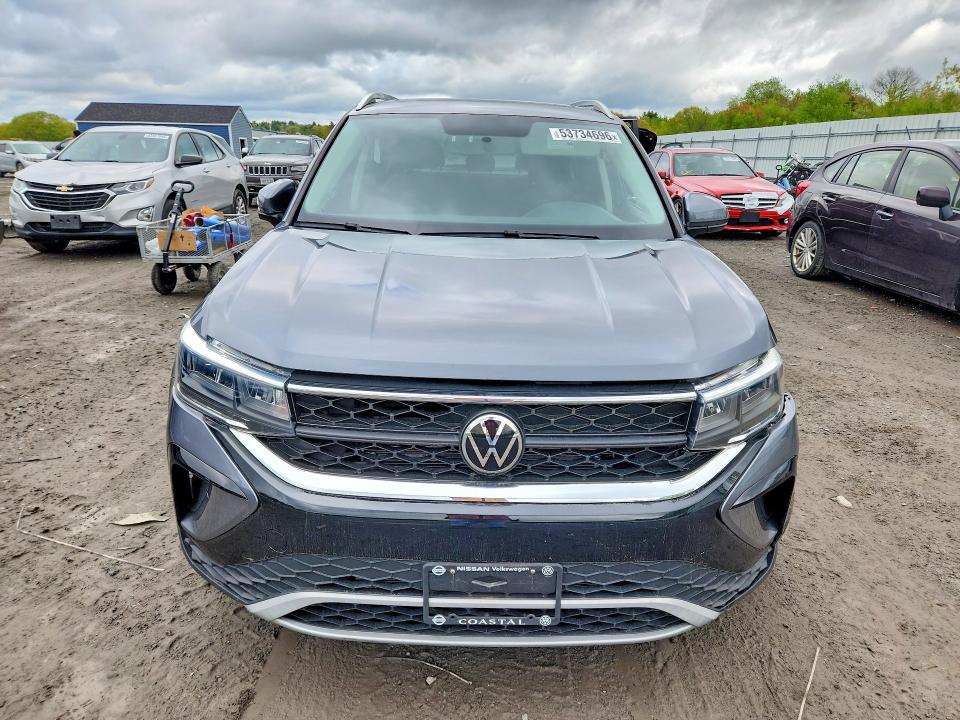 53734696 :رقم المزاد ، 3VVLX7B2XNM098718 vin ، 2022 Volkswagen Taos مزاد بيع