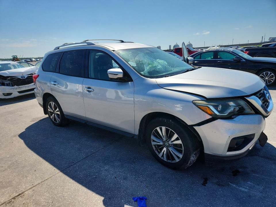 53224646 :رقم المزاد ، 5N1DR2MN1HC601237 vin ، 2017 Nissan Pathfinder مزاد بيع