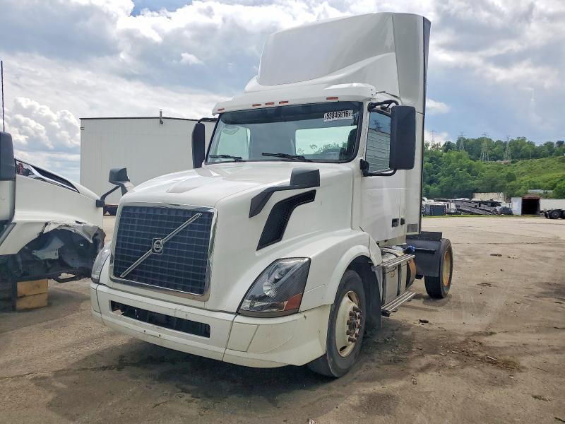 Продаж на аукціоні авто 2018 Volvo Vnl, vin: 4V4N39TG6JN892595, номер лоту: 53846816