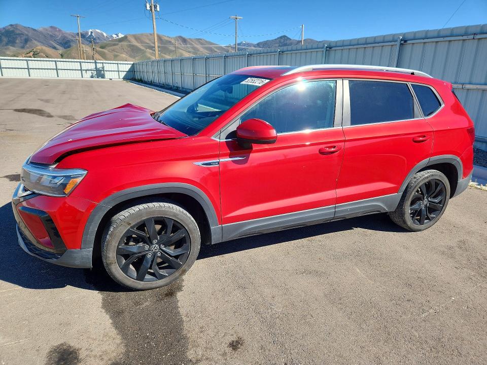 52552216 :رقم المزاد ، 3VVLX7B21NM097943 vin ، 2022 Volkswagen Taos مزاد بيع