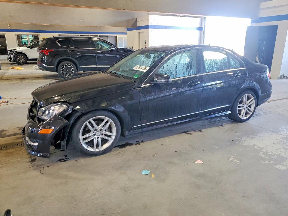 Продажа на аукционе авто 2012 Mercedes-benz C, vin: WDDGF8BB4CR228888, номер лота: 52625496