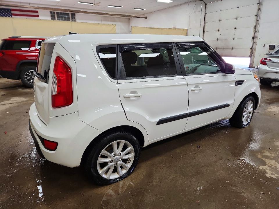 52669676 :رقم المزاد ، KNDJT2A63C7374608 vin ، 2012 Kia Soul مزاد بيع