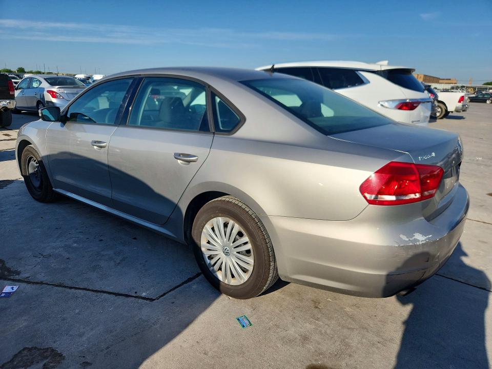 53142236 :رقم المزاد ، 1VWAT7A36EC035058 vin ، 2014 Volkswagen Passat مزاد بيع