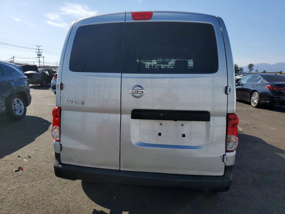 53598936 :رقم المزاد ، 3N6CM0KN1JK702958 vin ، 2018 Nissan Nv200 مزاد بيع