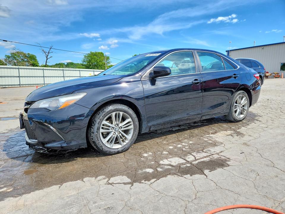53218146 :رقم المزاد ، 4T1BF1FK0HU385260 vin ، 2017 Toyota Camry مزاد بيع