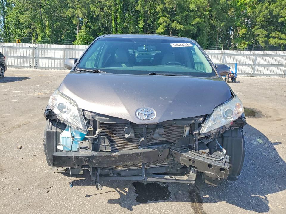 54522796 :رقم المزاد ، 5TDYK3DC1GS700233 vin ، 2016 Toyota Sienna مزاد بيع