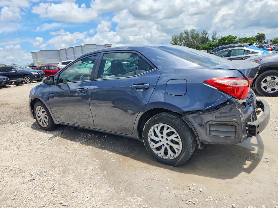 55194686 :رقم المزاد ، 5YFBURHE0HP701897 vin ، 2017 Toyota Corolla مزاد بيع