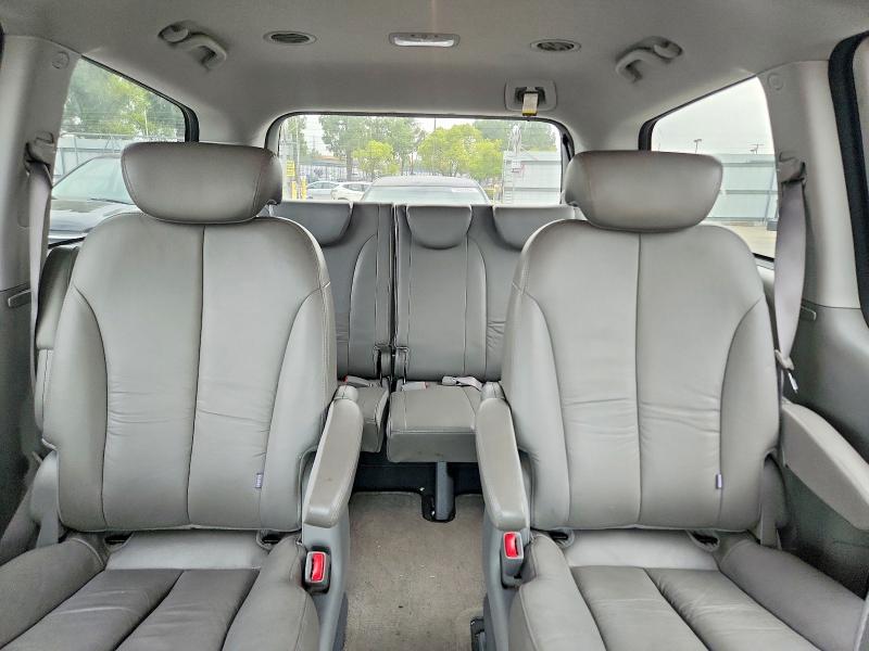 54478596 :رقم المزاد ، KNDMH4C3XA6341282 vin ، 2010 Kia Sedona مزاد بيع