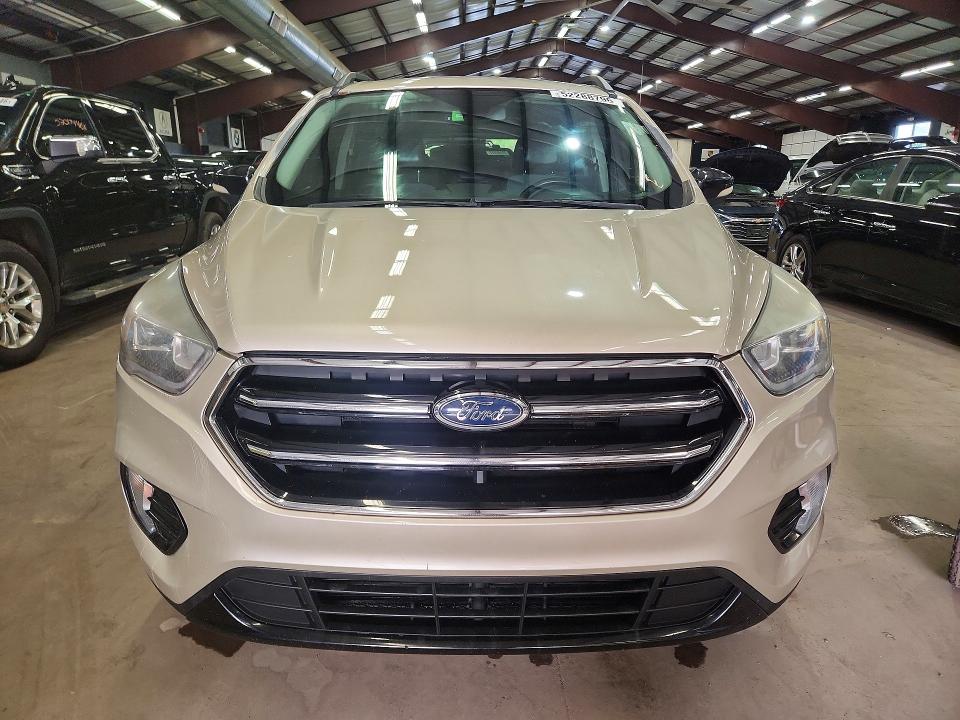 Продажа на аукционе авто 2017 Ford Escape, vin: 1FMCU0JD4HUC04836, номер лота: 52288796