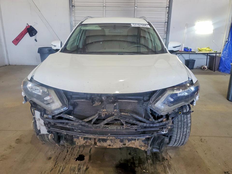 53107006 :رقم المزاد ، 5N1AT2MV7HC843616 vin ، 2017 Nissan Rogue مزاد بيع