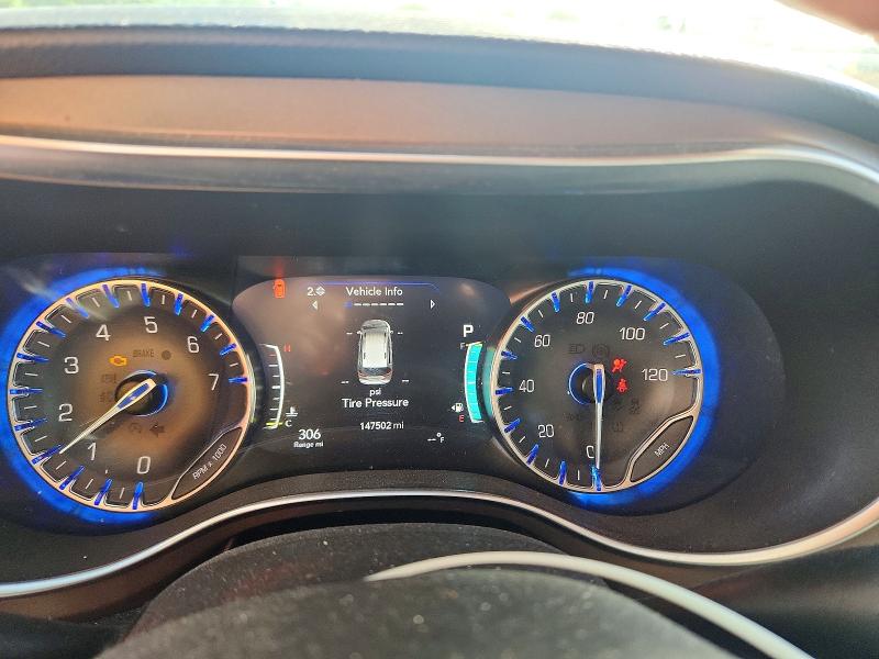 52966256 :رقم المزاد ، 2C4RC1EG2HR515951 vin ، 2017 Chrysler Pacifica مزاد بيع