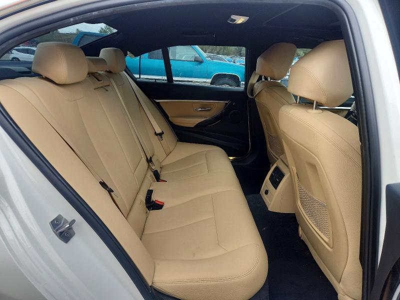 53644906 :رقم المزاد ، WBA8D9C57JEB35175 vin ، 2018 Bmw 330 مزاد بيع