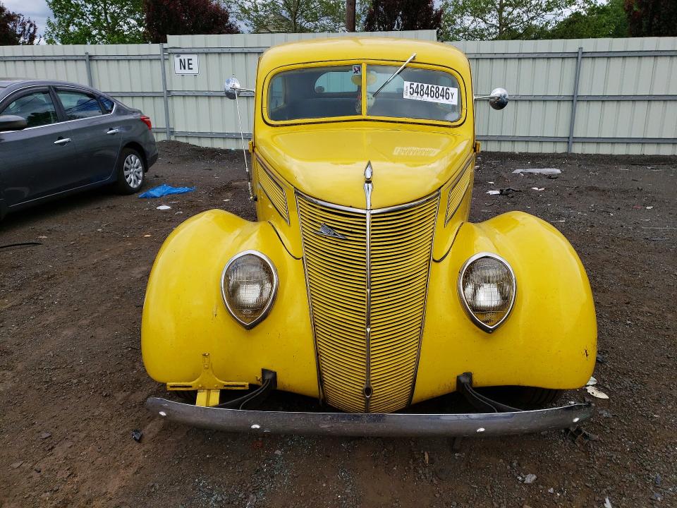 1937 Ford Custom Deluxe მანქანა იყიდება აუქციონზე, vin: 183927822, აუქციონის ნომერი: 54846846