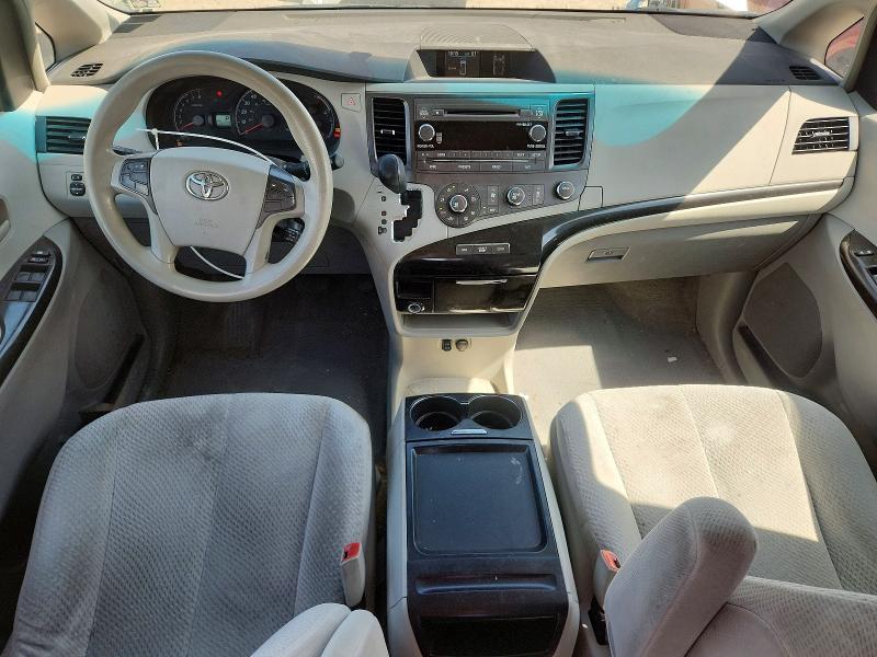55182186 :رقم المزاد ، 5TDKK3DC1BS076710 vin ، 2011 Toyota Sienna مزاد بيع