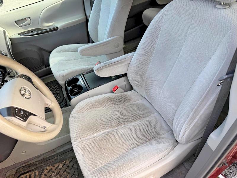 53560116 :رقم المزاد ، 5TDKK3DC1BS078788 vin ، 2011 Toyota Sienna مزاد بيع