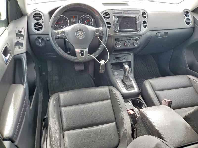 2017 Volkswagen Tiguan მანქანა იყიდება აუქციონზე, vin: WVGAV7AX7HK031400, აუქციონის ნომერი: 52502126
