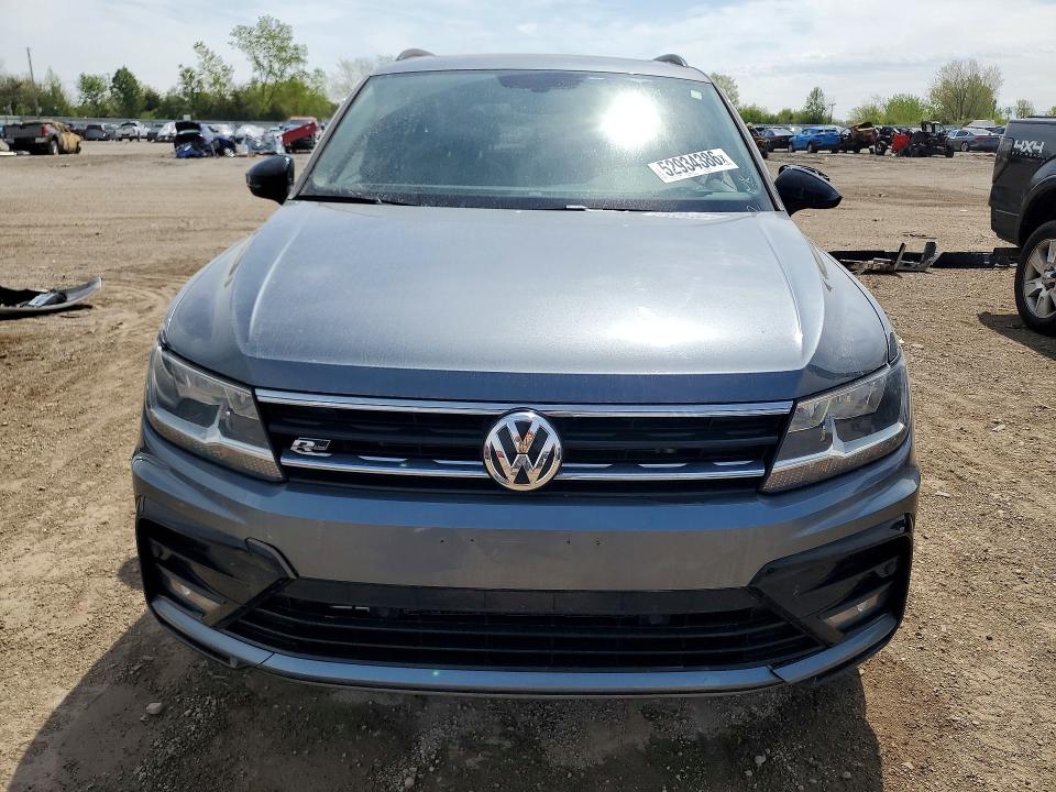 52934386 :رقم المزاد ، 3VV2B7AX1MM053950 vin ، 2021 Volkswagen Tiguan مزاد بيع