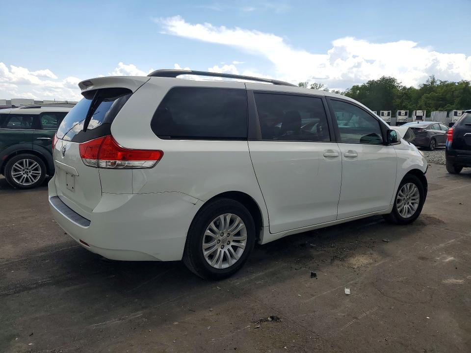 2014 Toyota Sienna მანქანა იყიდება აუქციონზე, vin: 5TDYK3DC0ES445992, აუქციონის ნომერი: 54155996