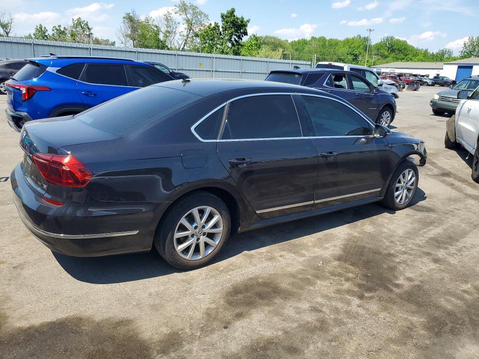 53930756 :رقم المزاد ، 1VWAT7A35HC042622 vin ، 2017 Volkswagen Passat مزاد بيع