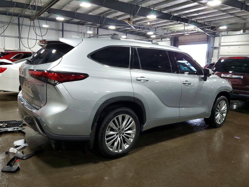 Продажа на аукционе авто 2023 Toyota Highlander Hybrid, vin: 5TDEBRCH4PS131316, номер лота: 54619856