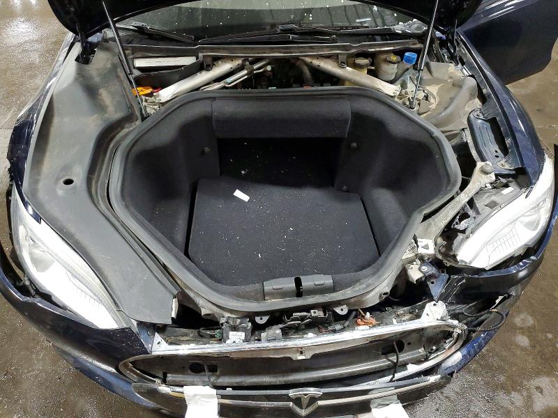 2013 Tesla Model S მანქანა იყიდება აუქციონზე, vin: 5YJSA1CN4DFP08570, აუქციონის ნომერი: 53410786
