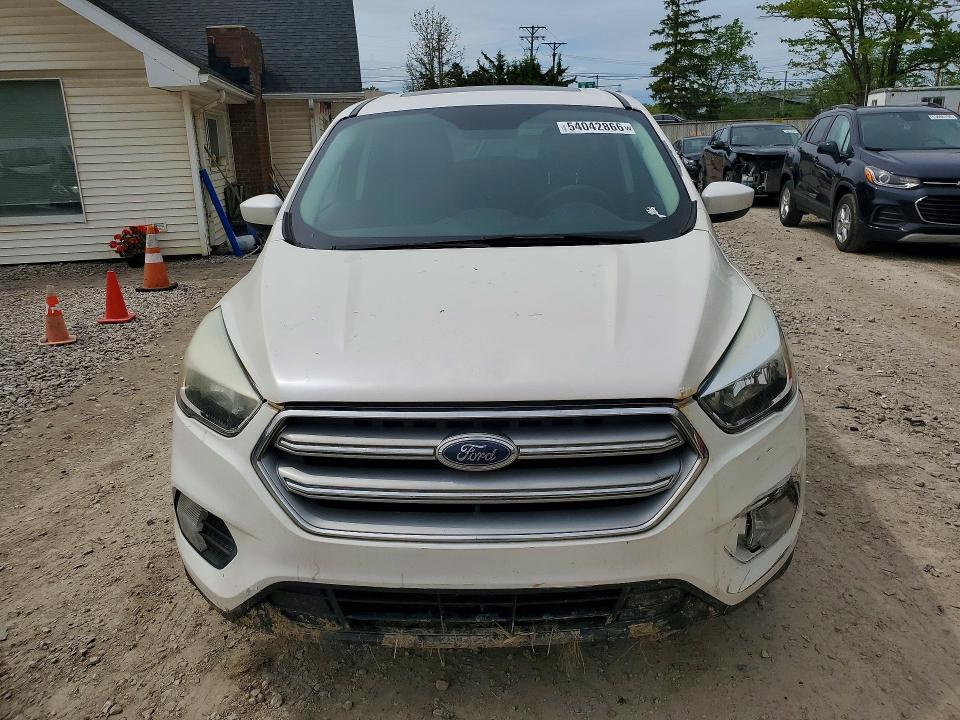 Продажа на аукционе авто 2017 Ford Escape, vin: 1FMCU0GD9HUB26948, номер лота: 54042866