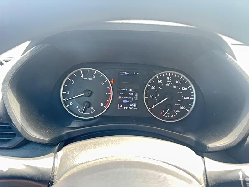 55615126 :رقم المزاد ، 3N1AB8BV3NY239208 vin ، 2022 Nissan Sentra مزاد بيع