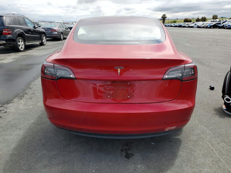 52360746 :رقم المزاد ، 5YJ3E1EAXJF042930 vin ، 2018 Tesla Model 3 مزاد بيع