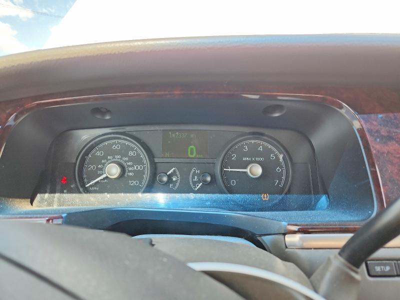 Продажа на аукционе авто 2011 Lincoln Town Car, vin: 2LNBL8CV6BX763503, номер лота: 53655276