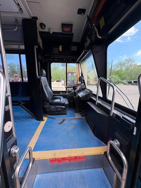 55705966 :رقم المزاد ، 15GCD291761112749 vin ، 2006 Gillig Transit Bus مزاد بيع