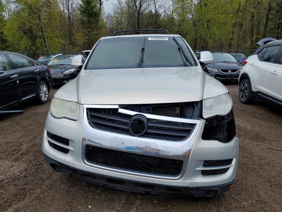2010 Volkswagen Touareg მანქანა იყიდება აუქციონზე, vin: WVGFK6A96AD002782, აუქციონის ნომერი: 53200036