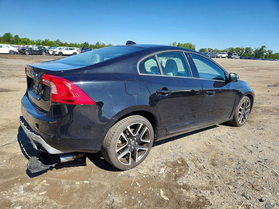 52482946 :رقم المزاد ، YV140MTL5J2461998 vin ، 2018 Volvo S60 مزاد بيع