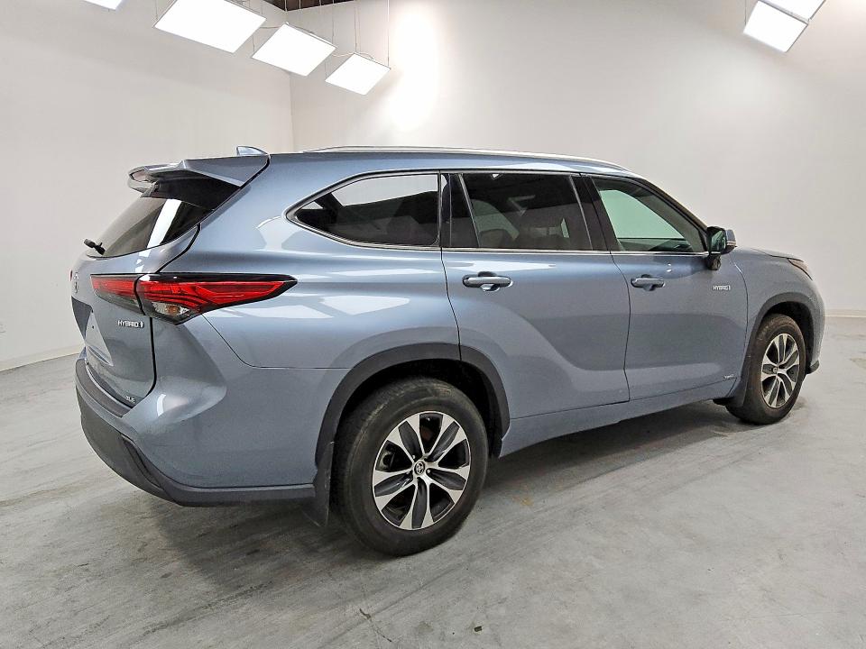 Продажа на аукционе авто 2021 Toyota Highlander, vin: 5TDGBRCH5MS031472, номер лота: 52941786