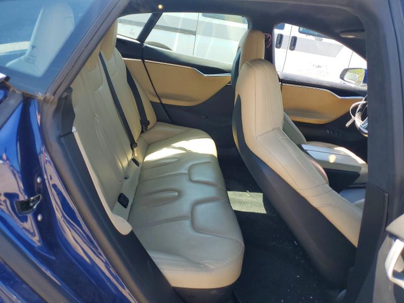 52465726 :رقم المزاد ، 5YJSA1E16GF162580 vin ، 2016 Tesla Model S مزاد بيع