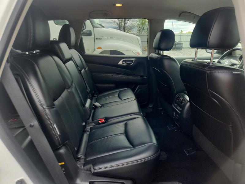 54477866 :رقم المزاد ، 5N1DR2MM8JC611759 vin ، 2018 Nissan Pathfinder مزاد بيع