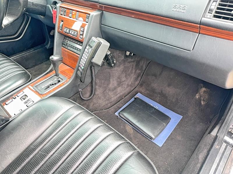52910686 :رقم المزاد ، WDBEA28E4PB858079 vin ، 1993 Mercedes-benz 300 مزاد بيع