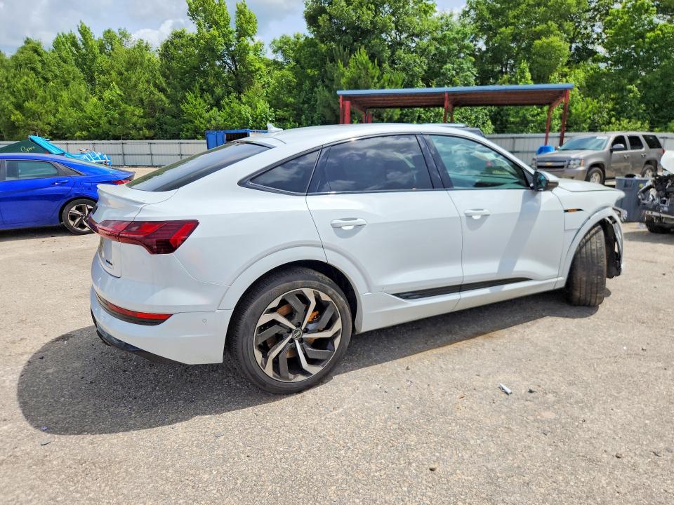 Продажа на аукционе авто 2022 Audi E-tron, vin: WA12ABGE4NB009387, номер лота: 55418986
