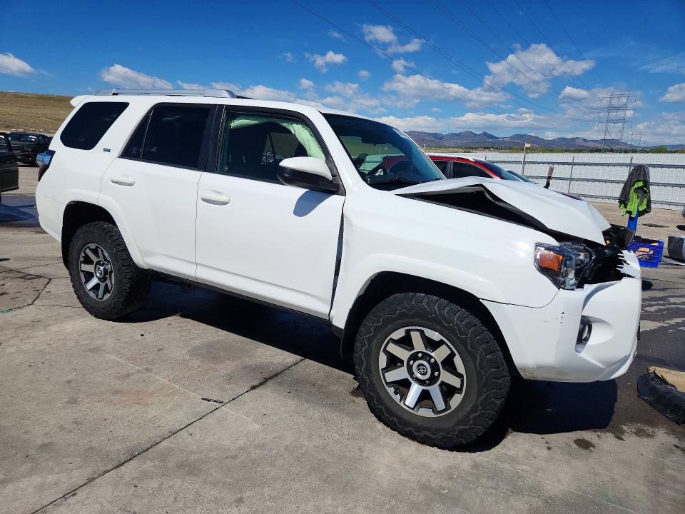 2016 Toyota 4runner მანქანა იყიდება აუქციონზე, vin: JTEBU5JR0G5383969, აუქციონის ნომერი: 52860296