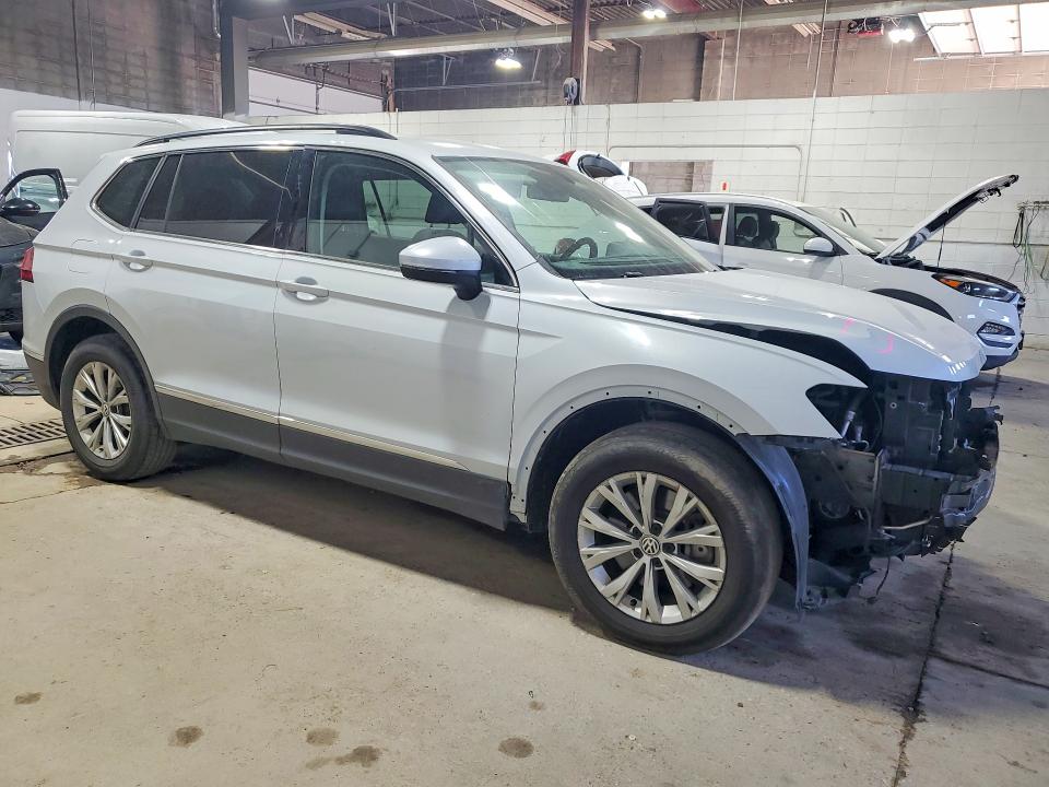 Продажа на аукционе авто 2018 Volkswagen Tiguan, vin: 3VV2B7AX6JM100224, номер лота: 53264536
