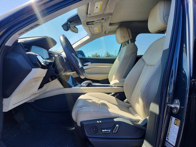 2019 Audi E-tron მანქანა იყიდება აუქციონზე, vin: WA1VAAGE9KB011333, აუქციონის ნომერი: 53577266