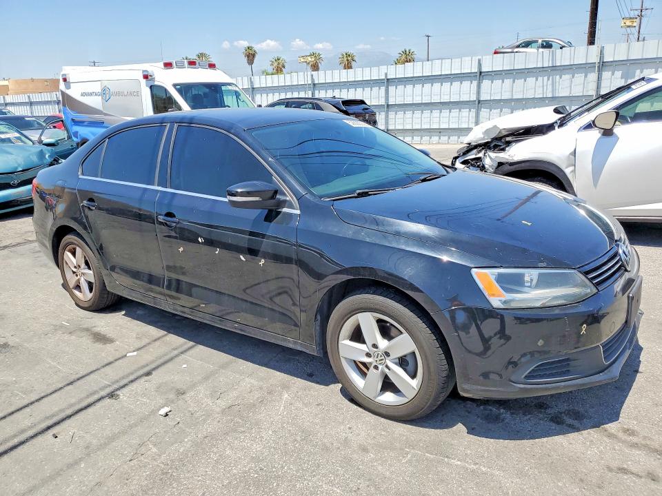 Продажа на аукционе авто 2014 Volkswagen Jetta, vin: 3VWLL7AJ0EM372900, номер лота: 52600036