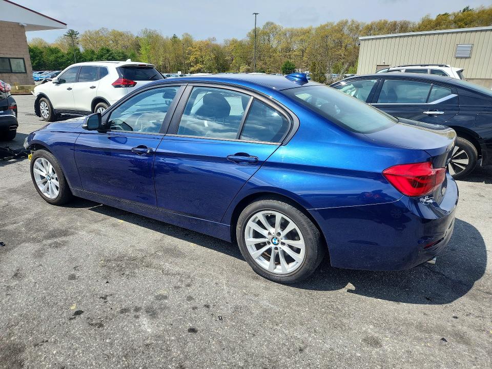52379226 :رقم المزاد ، WBA8E5G59JNU46393 vin ، 2018 Bmw 320 مزاد بيع