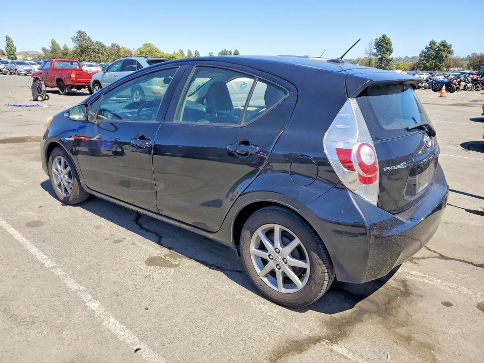 2013 Toyota Prius C მანქანა იყიდება აუქციონზე, vin: JTDKDTB3XD1053679, აუქციონის ნომერი: 53783006