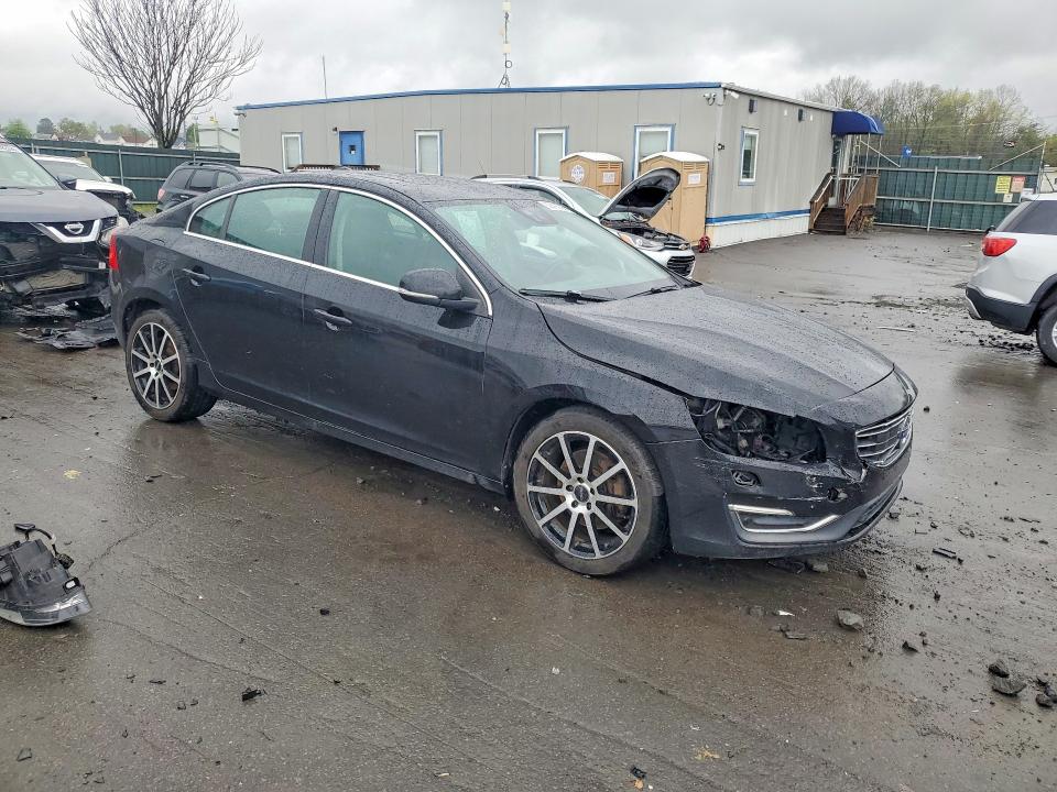 2017 Volvo S60 მანქანა იყიდება აუქციონზე, vin: LYV402TM6HB128639, აუქციონის ნომერი: 52393796