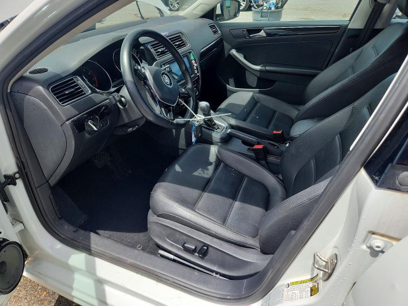 52765586 :رقم المزاد ، 3VWL17AJ3HM282182 vin ، 2017 Volkswagen Jetta مزاد بيع