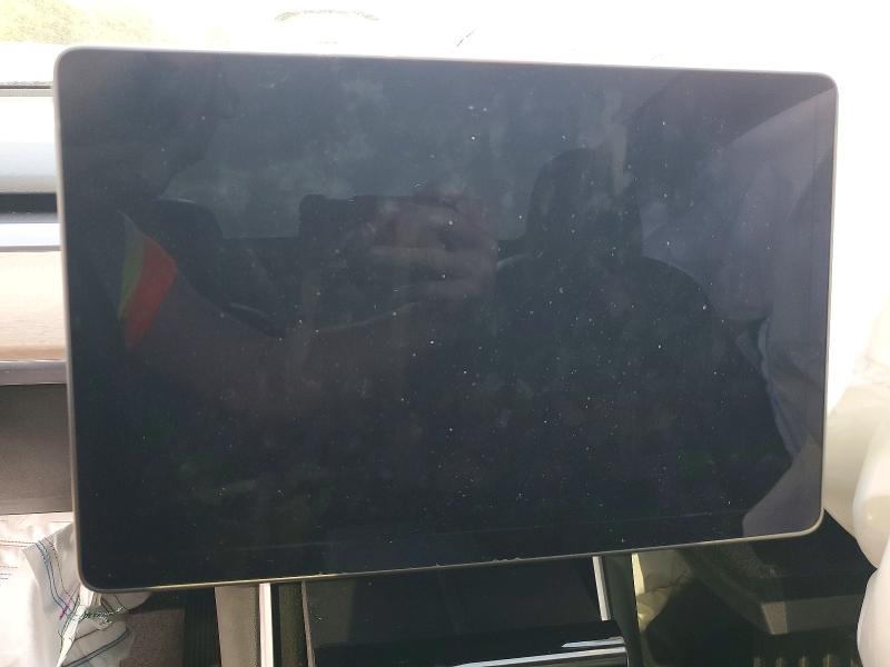 54261966 :رقم المزاد ، 5YJYGDEE2MF061593 vin ، 2021 Tesla Model Y مزاد بيع