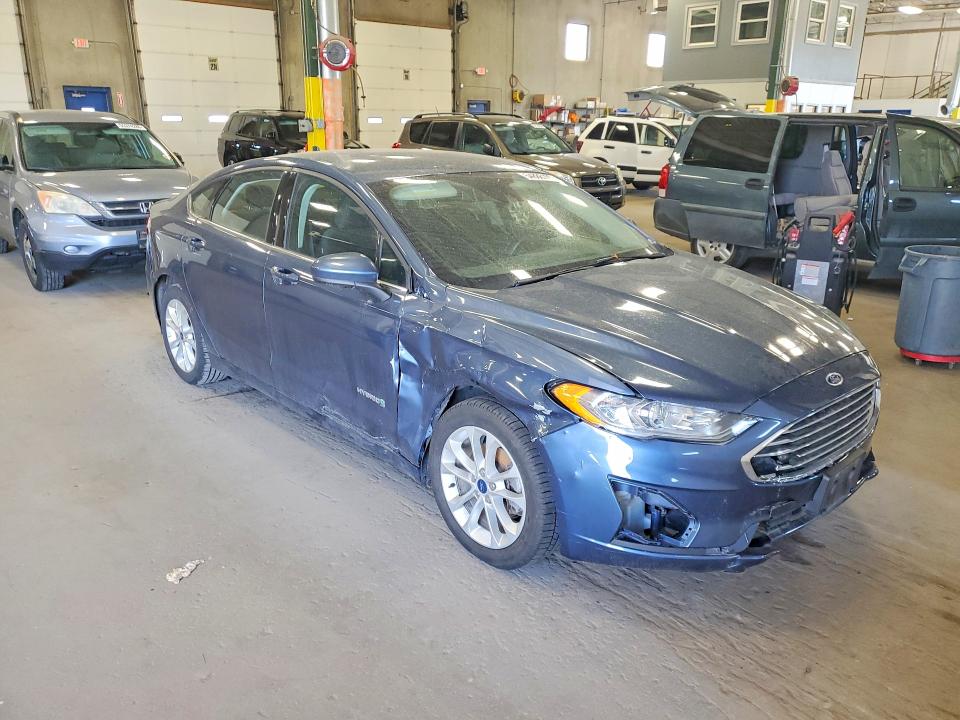 55865706 :رقم المزاد ، 3FA6P0LU1KR134058 vin ، 2019 Ford Fusion مزاد بيع