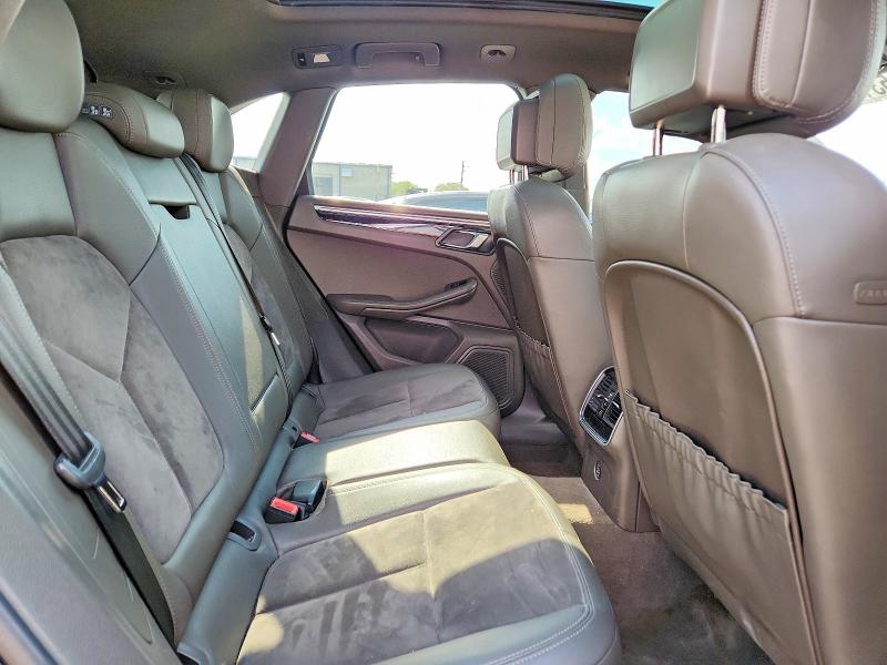 53195956 :رقم المزاد ، WP1AA2A51HLB82288 vin ، 2017 Porsche Macan مزاد بيع