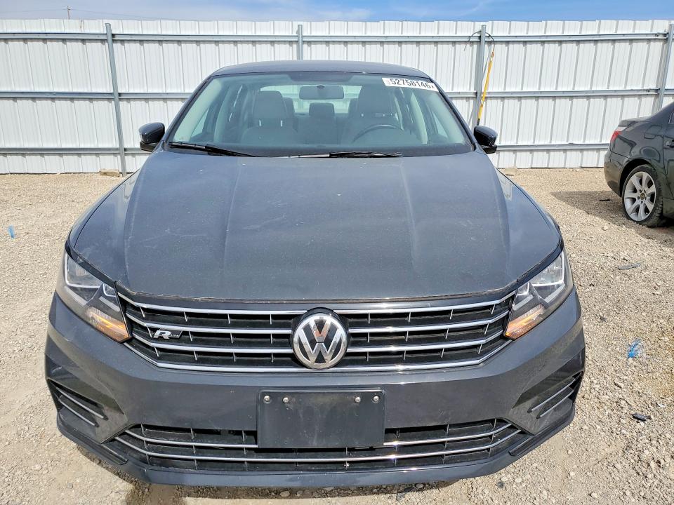 52758146 :رقم المزاد ، 1VWDT7A37HC063291 vin ، 2017 Volkswagen Passat مزاد بيع