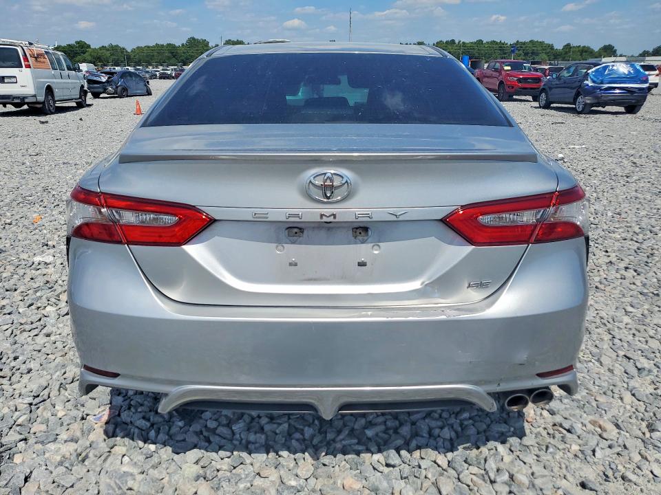 Auction sale of the 2018 Toyota Camry, vin: 4T1B11HKXJU551673, lot number: 52777396